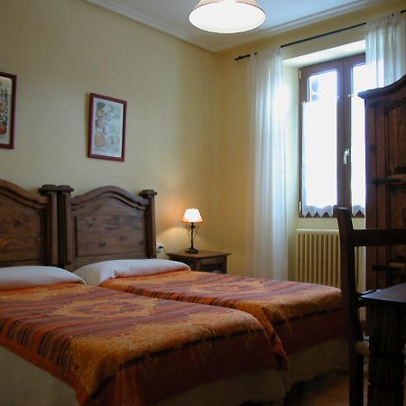 Jaurrieta Hostal Casa Sario מראה חיצוני תמונה