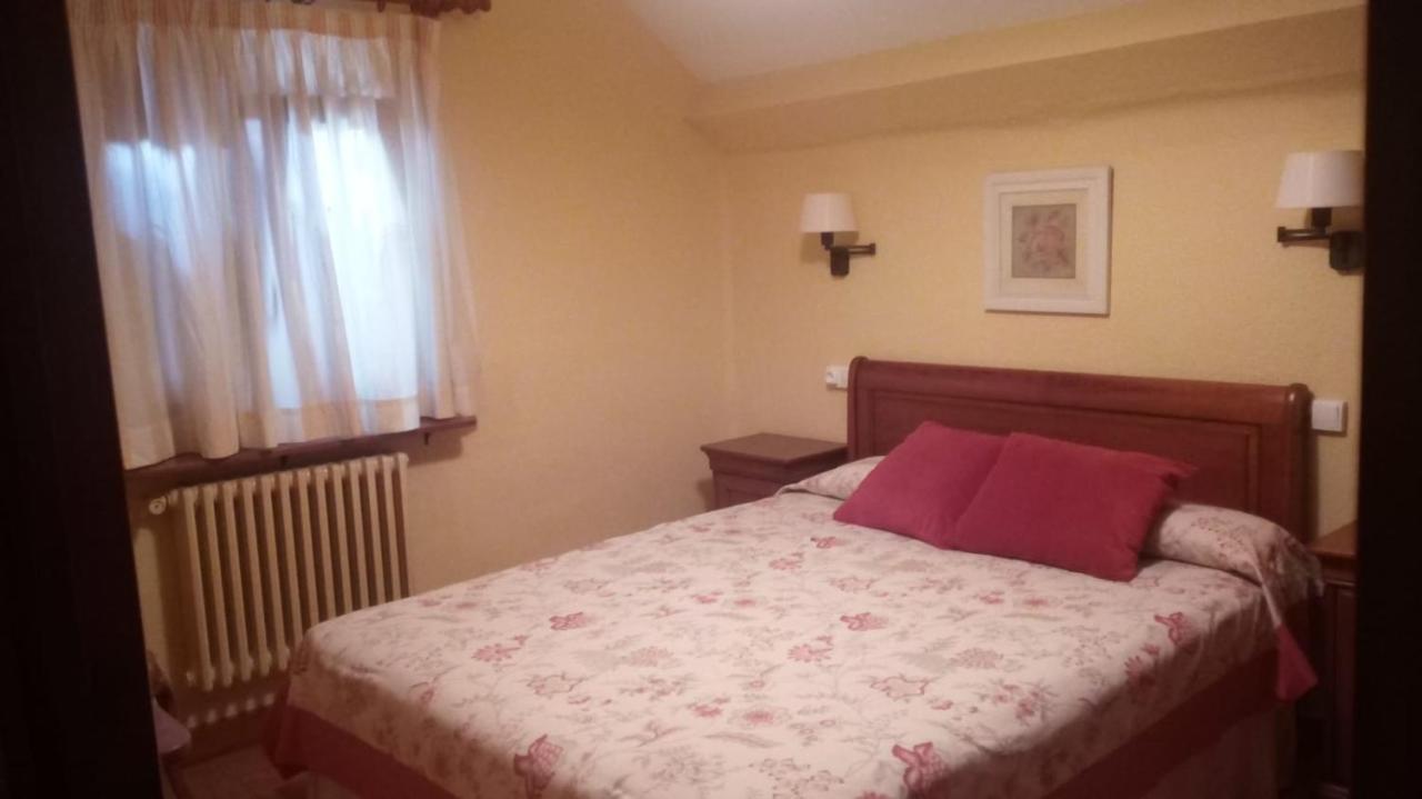 Jaurrieta Hostal Casa Sario מראה חיצוני תמונה